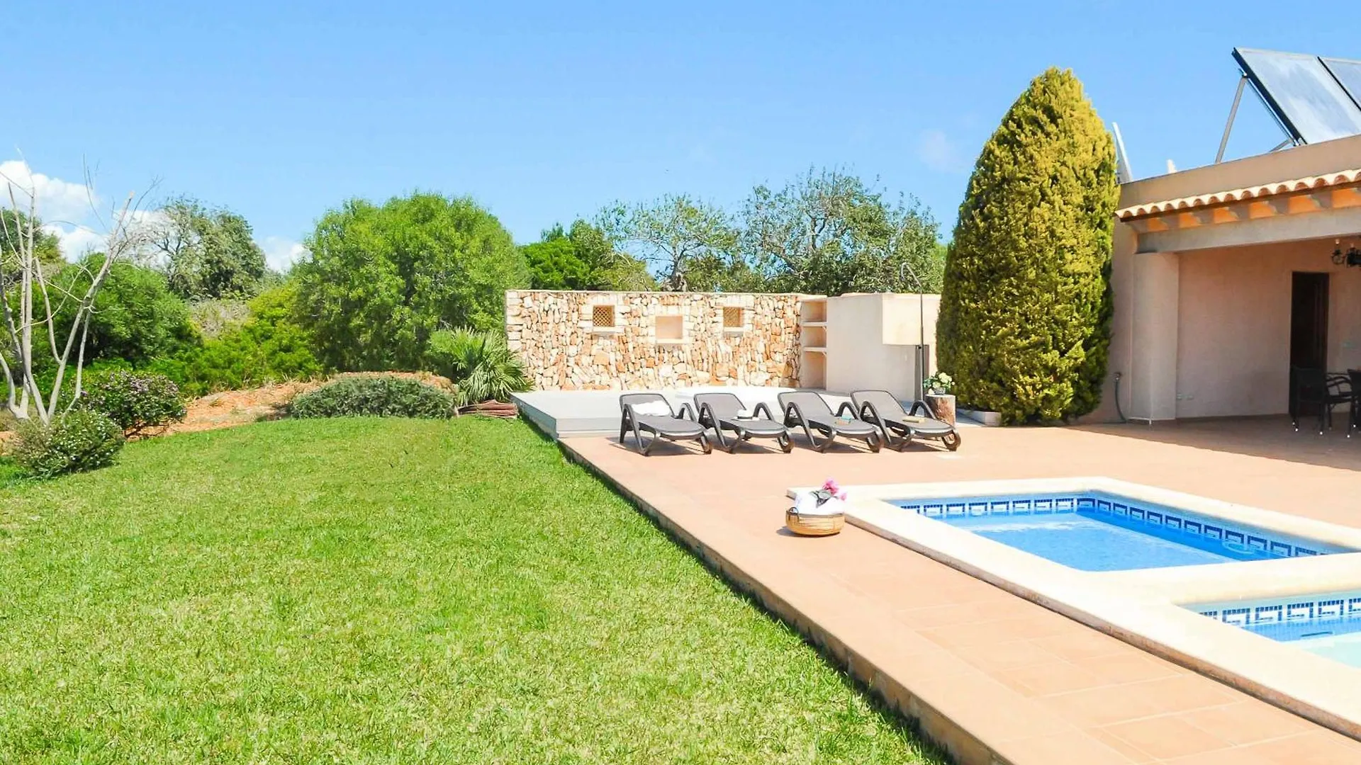 Villa Xiquetes Santanyi 0*,
